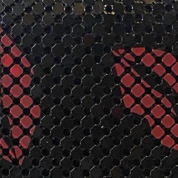 Vintage Black Mesh Metal Evening Bag – Lips Print | Clutch/Crossbody/Shoulder - Picture 3 of 4